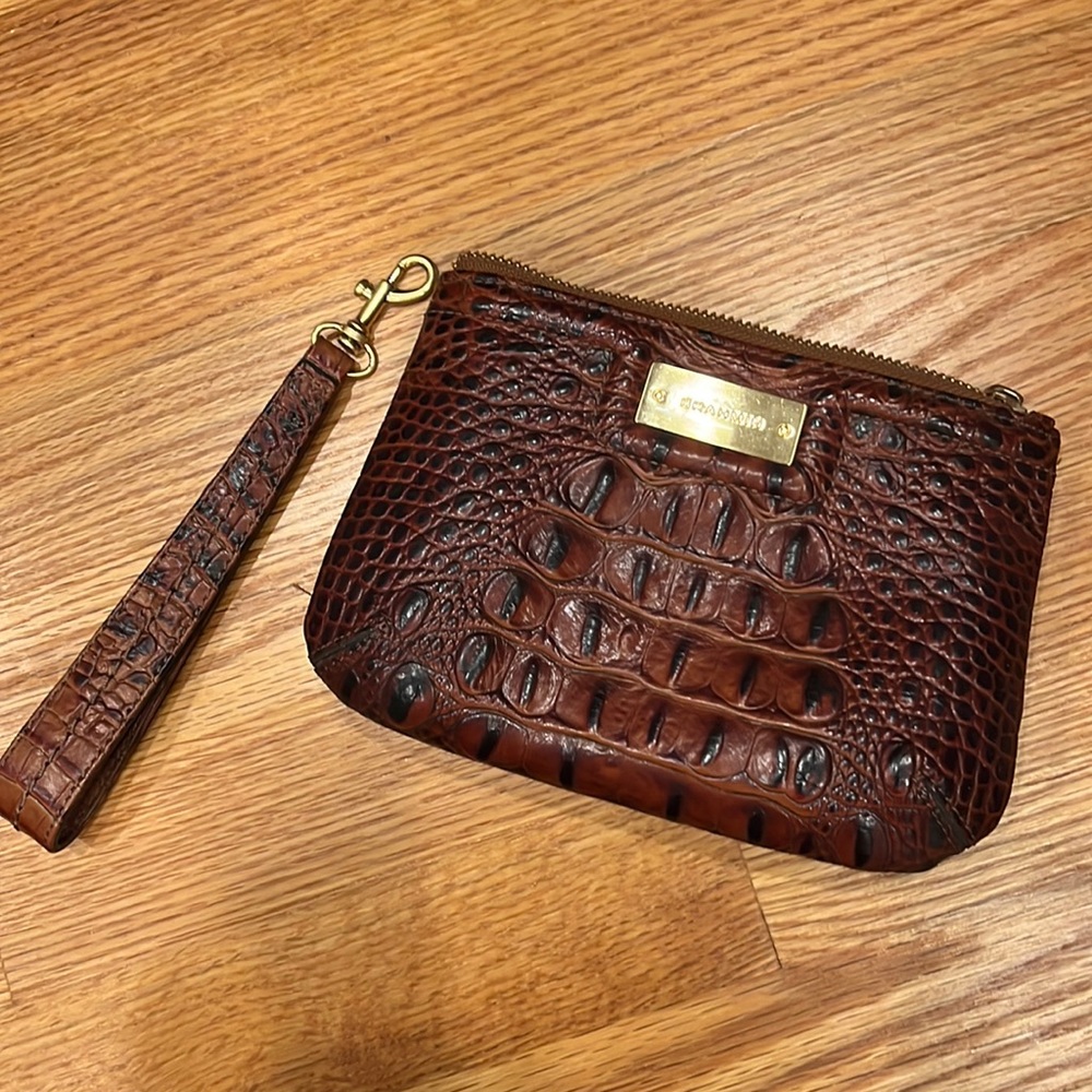 Brahmin wristlet